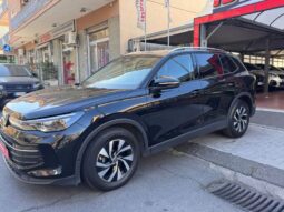 
										Volkswagen Tiguan 2.0 TDI 150 CV SCR DSG Life full									