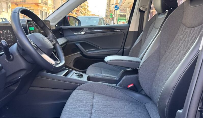 
								Volkswagen Tiguan 2.0 TDI 150 CV SCR DSG Life full									