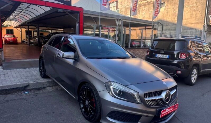 
								Mercedes-benz A 200 CDI 2.2 diesel 136 CV Dark Night Edition full									
