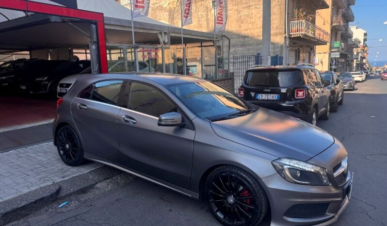
								Mercedes-benz A 200 CDI 2.2 diesel 136 CV Dark Night Edition full									