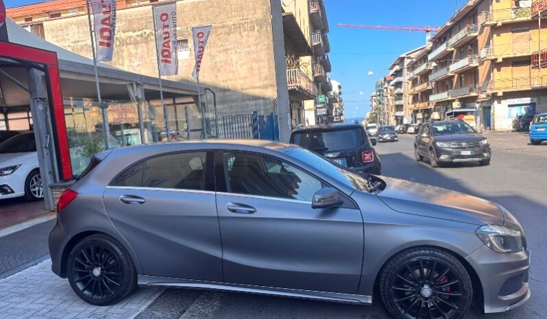 
								Mercedes-benz A 200 CDI 2.2 diesel 136 CV Dark Night Edition full									