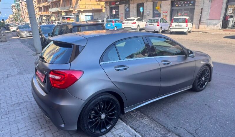 
								Mercedes-benz A 200 CDI 2.2 diesel 136 CV Dark Night Edition full									