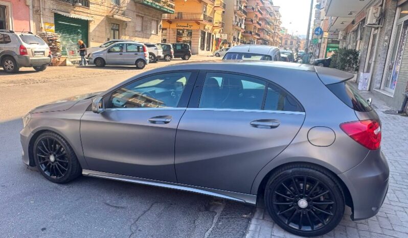 
								Mercedes-benz A 200 CDI 2.2 diesel 136 CV Dark Night Edition full									
