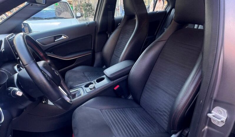 
								Mercedes-benz A 200 CDI 2.2 diesel 136 CV Dark Night Edition full									