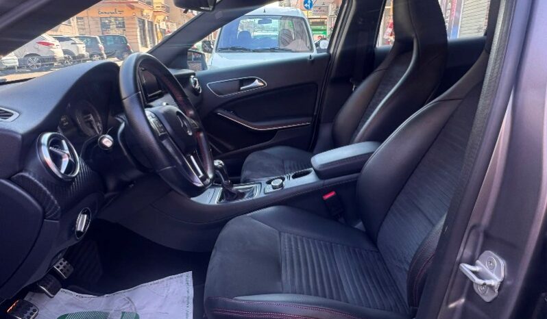 
								Mercedes-benz A 200 CDI 2.2 diesel 136 CV Dark Night Edition full									