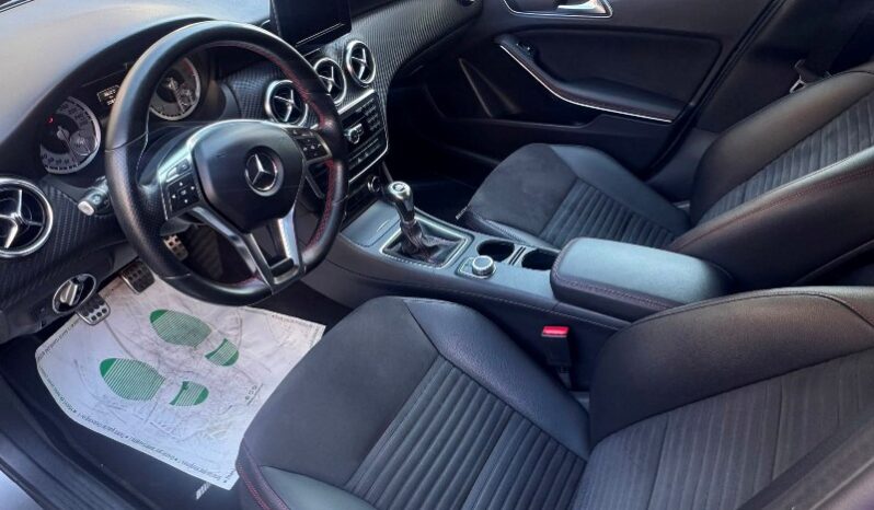 
								Mercedes-benz A 200 CDI 2.2 diesel 136 CV Dark Night Edition full									