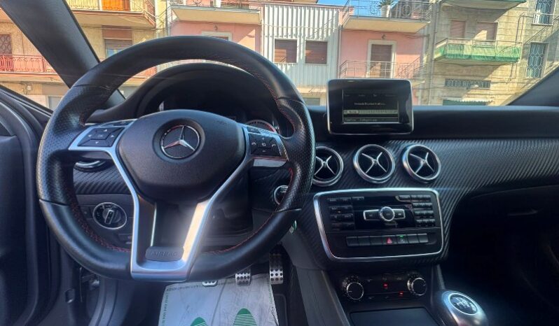 
								Mercedes-benz A 200 CDI 2.2 diesel 136 CV Dark Night Edition full									