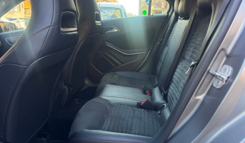 
								Mercedes-benz A 200 CDI 2.2 diesel 136 CV Dark Night Edition full									