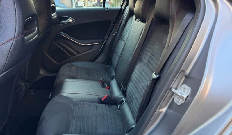 
								Mercedes-benz A 200 CDI 2.2 diesel 136 CV Dark Night Edition full									