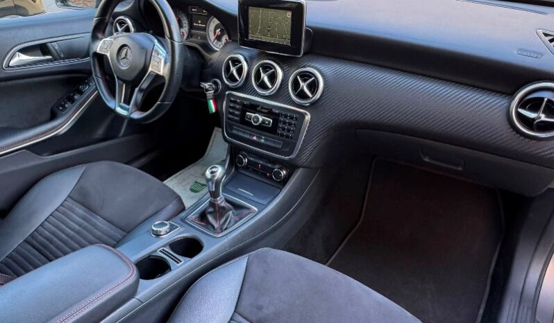 
								Mercedes-benz A 200 CDI 2.2 diesel 136 CV Dark Night Edition full									