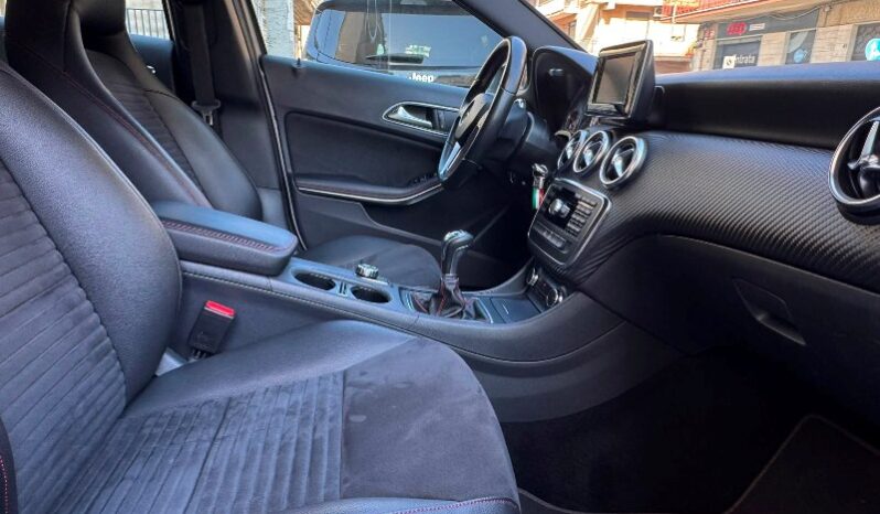 
								Mercedes-benz A 200 CDI 2.2 diesel 136 CV Dark Night Edition full									