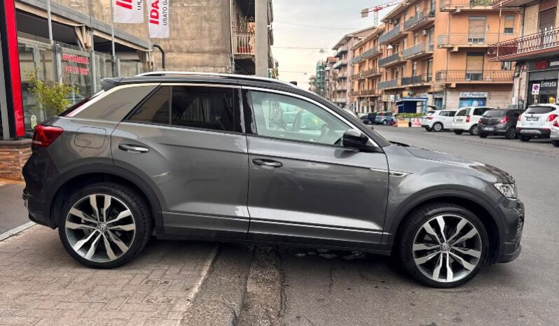 
								Volkswagen T-Roc 2.0 TDI SCR 150 CV DSG R-LINE full									