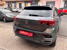 
										Volkswagen T-Roc 2.0 TDI SCR 150 CV DSG R-LINE full									