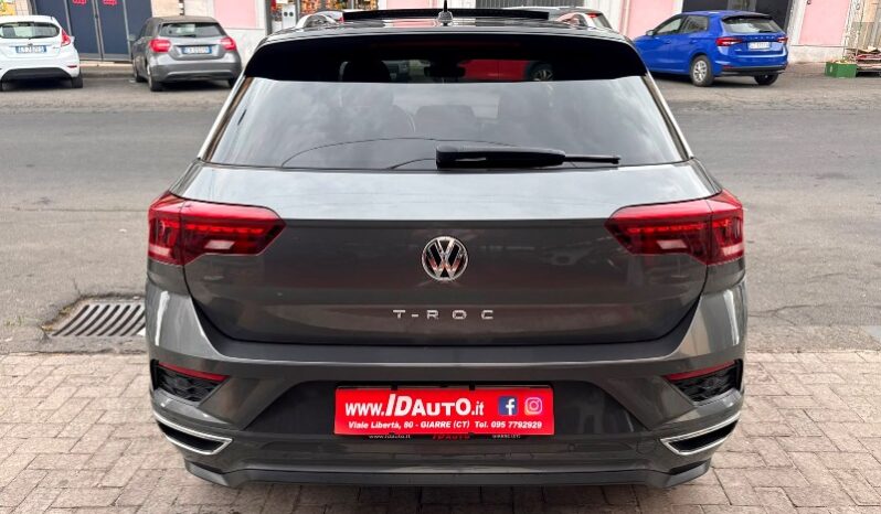 
								Volkswagen T-Roc 2.0 TDI SCR 150 CV DSG R-LINE full									