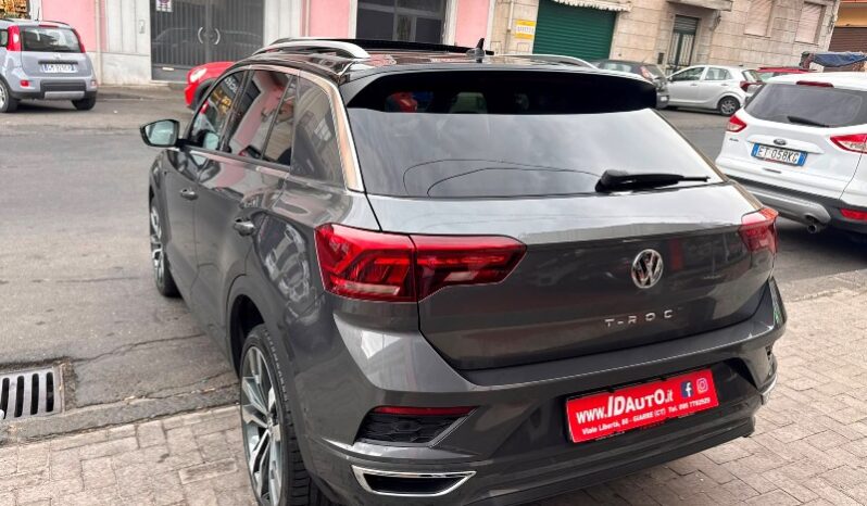 
								Volkswagen T-Roc 2.0 TDI SCR 150 CV DSG R-LINE full									