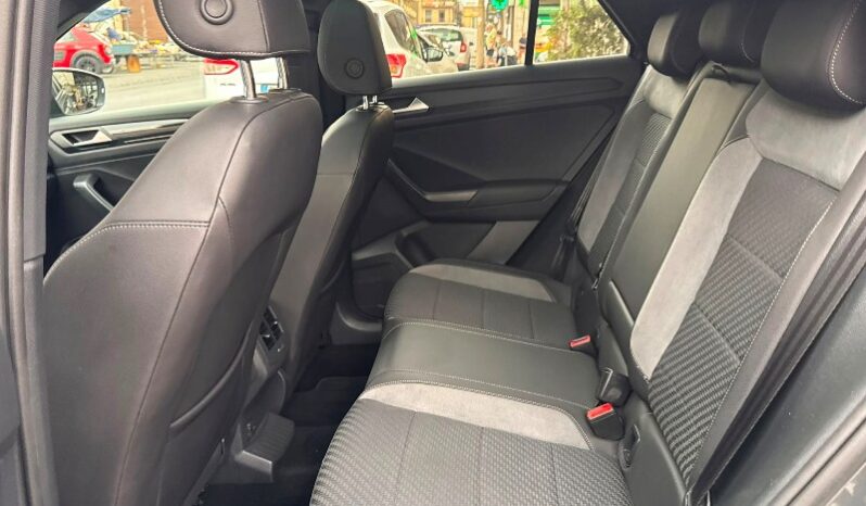 
								Volkswagen T-Roc 2.0 TDI SCR 150 CV DSG R-LINE full									
