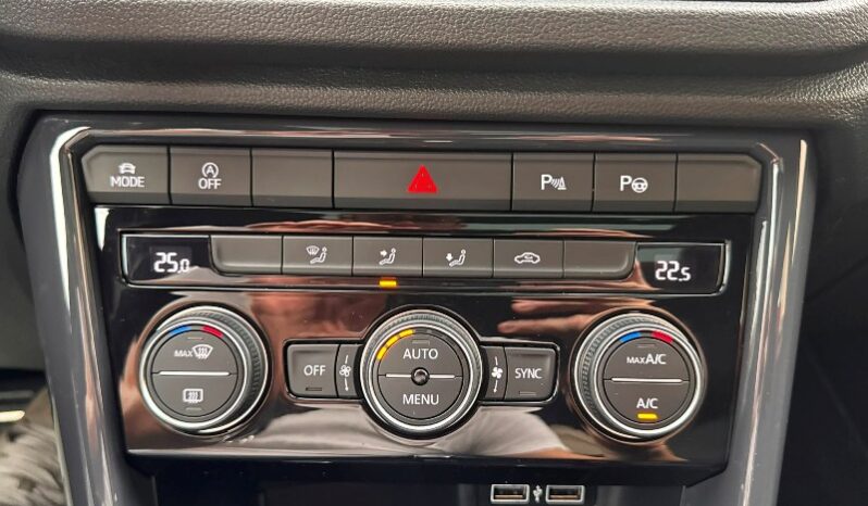 
								Volkswagen T-Roc 2.0 TDI SCR 150 CV DSG R-LINE full									