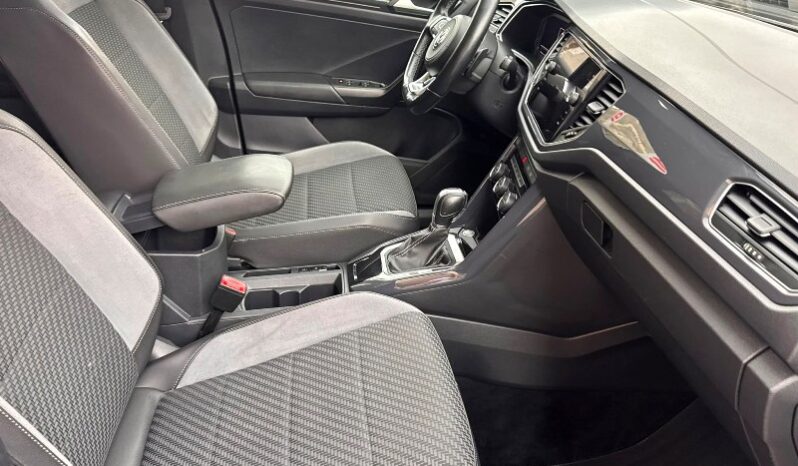 
								Volkswagen T-Roc 2.0 TDI SCR 150 CV DSG R-LINE full									