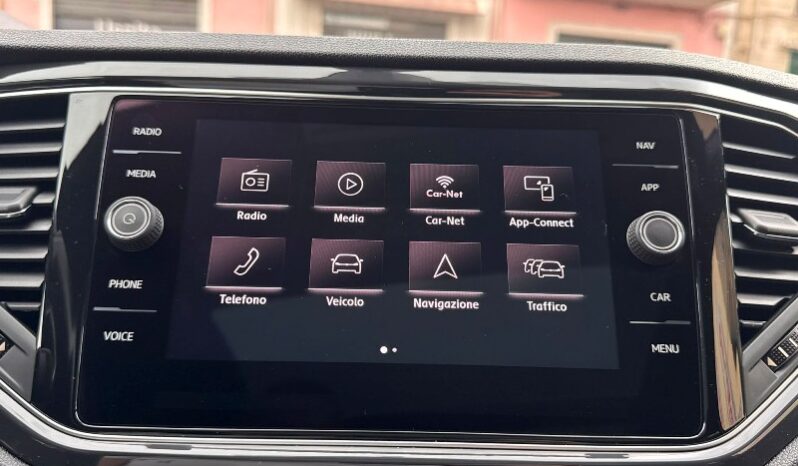 
								Volkswagen T-Roc 2.0 TDI SCR 150 CV DSG R-LINE full									