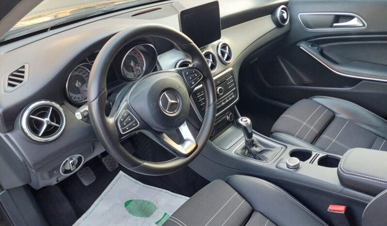 
								Mercedes-benz GLA 200 d 2.2 diesel 136 CV Executive full									