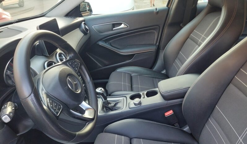 
								Mercedes-benz GLA 200 d 2.2 diesel 136 CV Executive full									