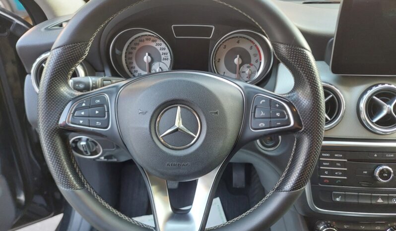 
								Mercedes-benz GLA 200 d 2.2 diesel 136 CV Executive full									
