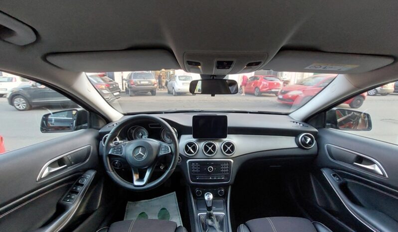 
								Mercedes-benz GLA 200 d 2.2 diesel 136 CV Executive full									