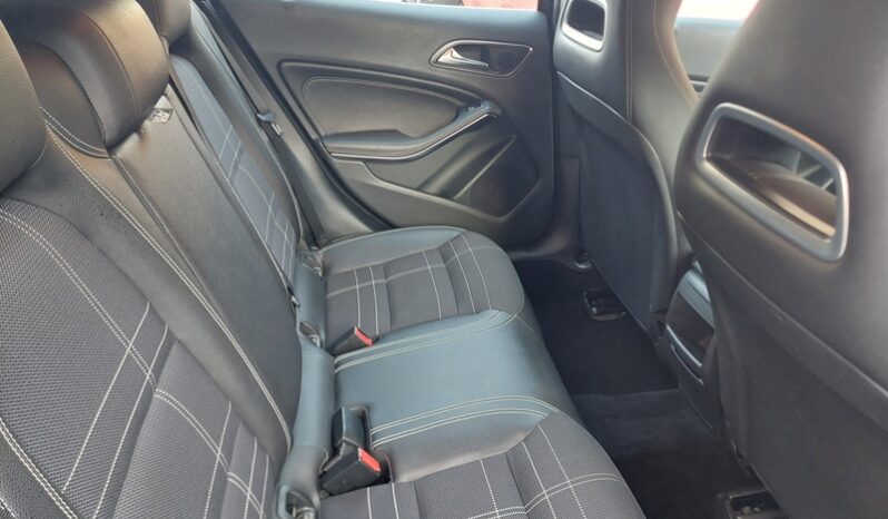 
								Mercedes-benz GLA 200 d 2.2 diesel 136 CV Executive full									