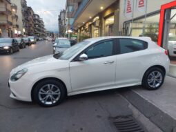 
										Alfa Romeo Giulietta 1.6 JTDm-2 105 CV Exclusive full									