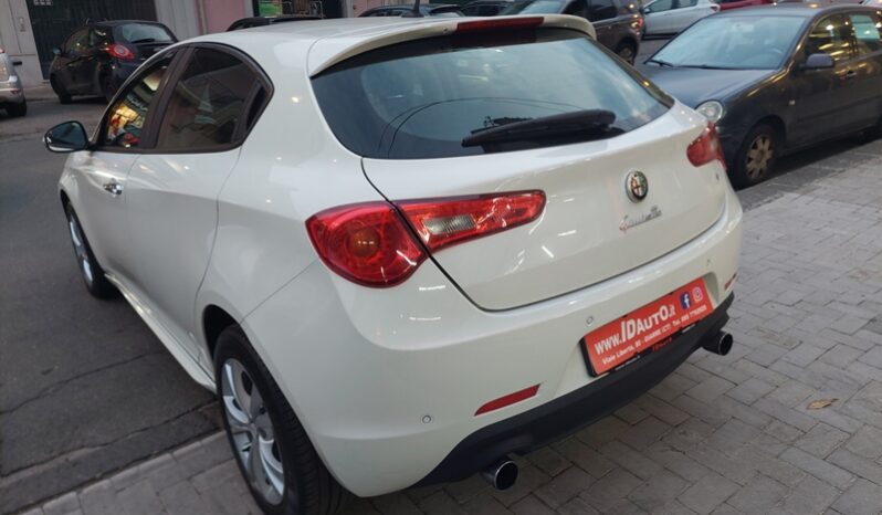 
								Alfa Romeo Giulietta 1.6 JTDm-2 105 CV Exclusive full									