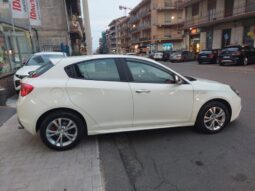 
										Alfa Romeo Giulietta 1.6 JTDm-2 105 CV Exclusive full									