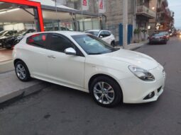 
										Alfa Romeo Giulietta 1.6 JTDm-2 105 CV Exclusive full									