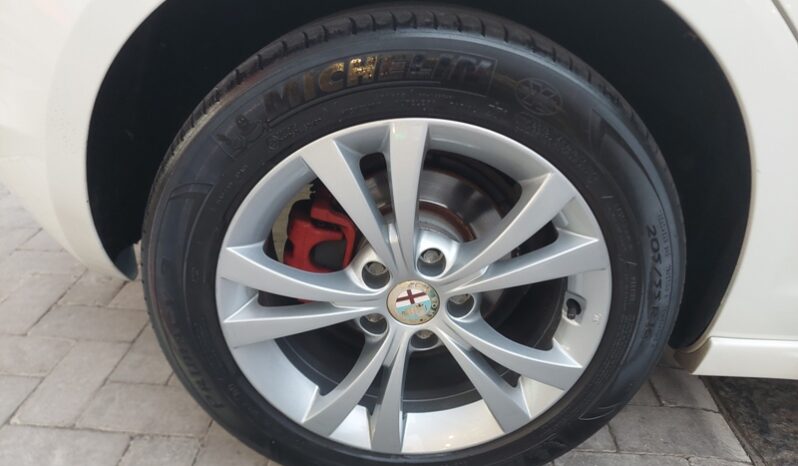 
								Alfa Romeo Giulietta 1.6 JTDm-2 105 CV Exclusive full									